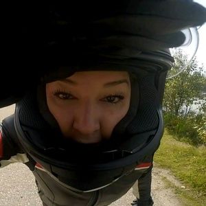 Meet your Posher, Vija